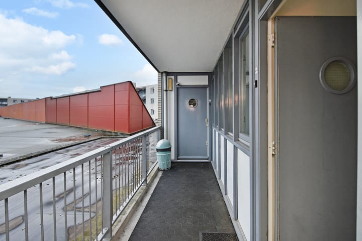 Photo 6 of Middenmolenplein 42