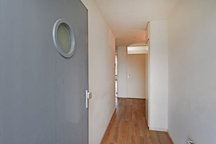 Photo 7 of Middenmolenplein 42