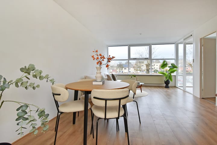 Photo 8 of Middenmolenplein 42