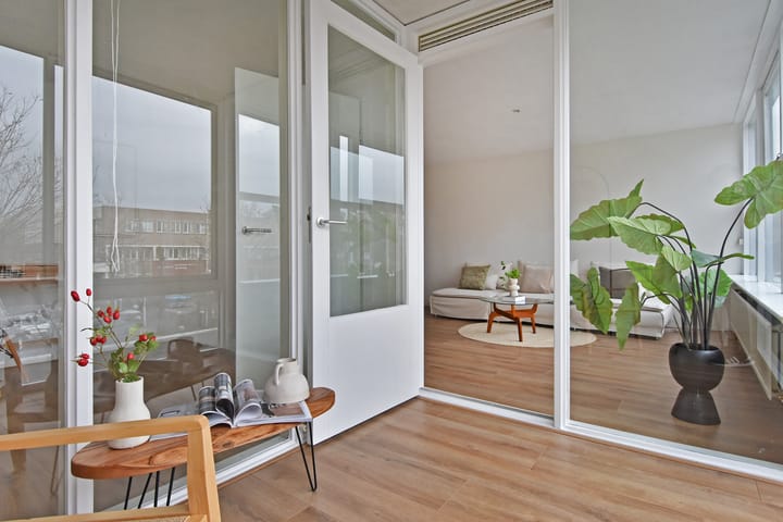 Photo 15 of Middenmolenplein 42