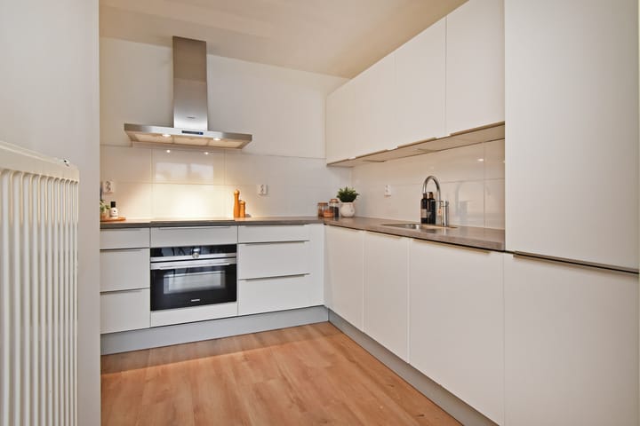 Photo 19 of Middenmolenplein 42