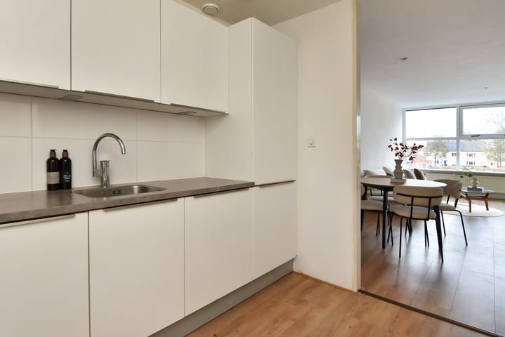 Photo 20 of Middenmolenplein 42