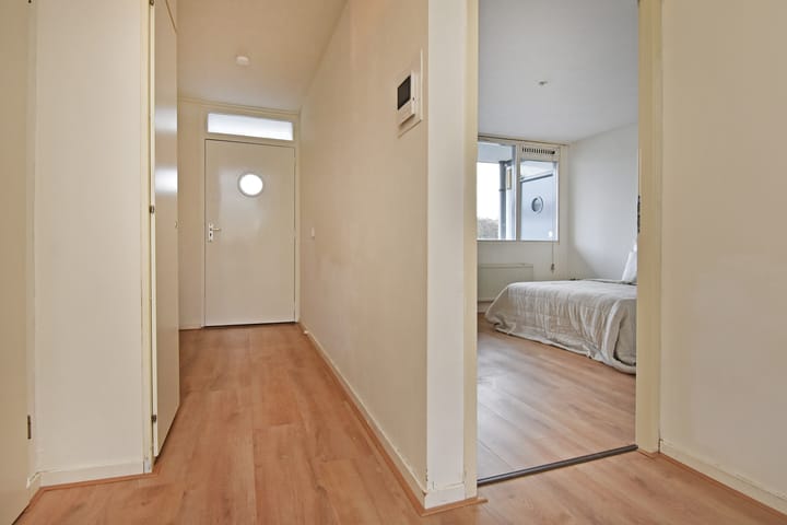 Photo 21 of Middenmolenplein 42