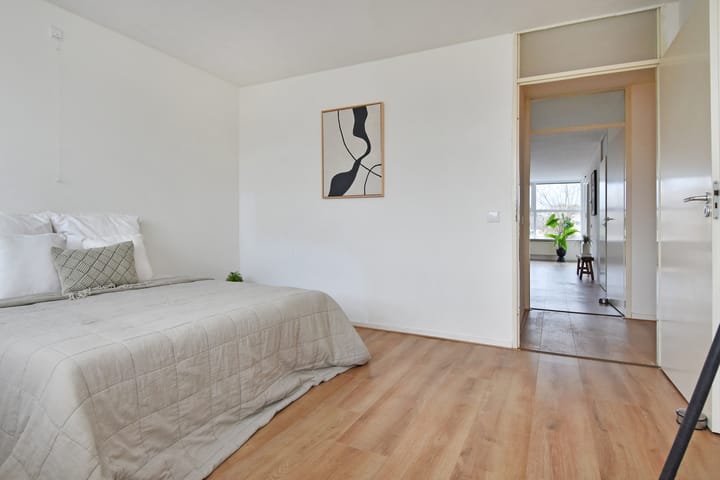 Photo 24 of Middenmolenplein 42