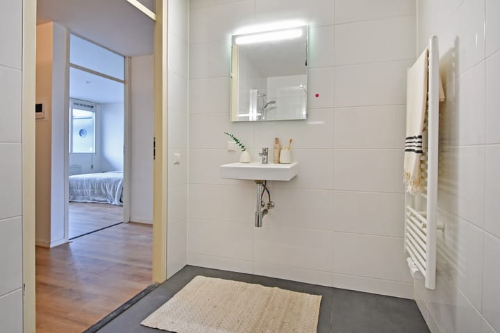 Photo 25 of Middenmolenplein 42