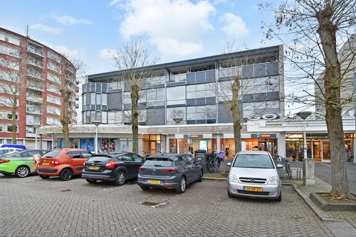 Photo 28 of Middenmolenplein 42