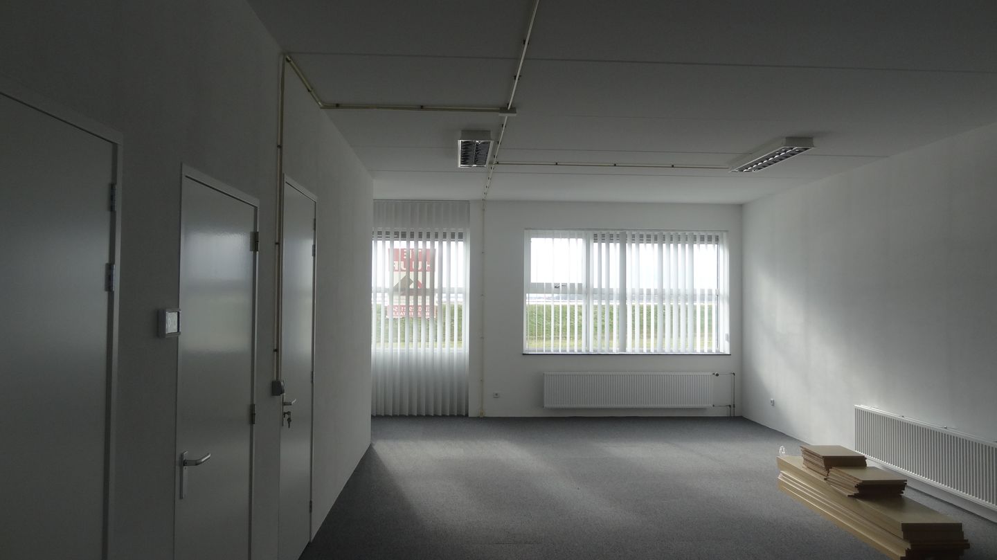 View photo 4 of Neutronweg 53