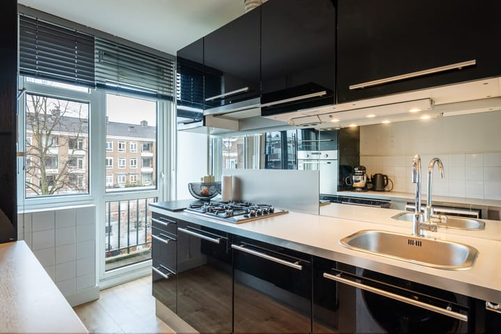 Photo 4 of Hoveniersstraat 7-C