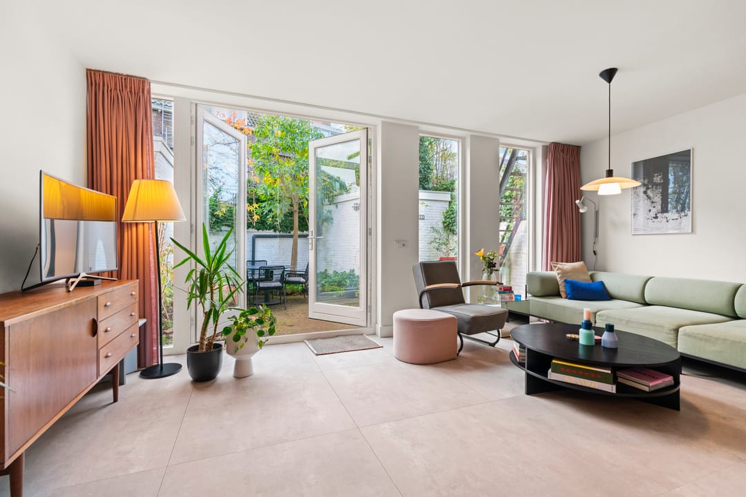 Photo 2 of Biezenstraat 31