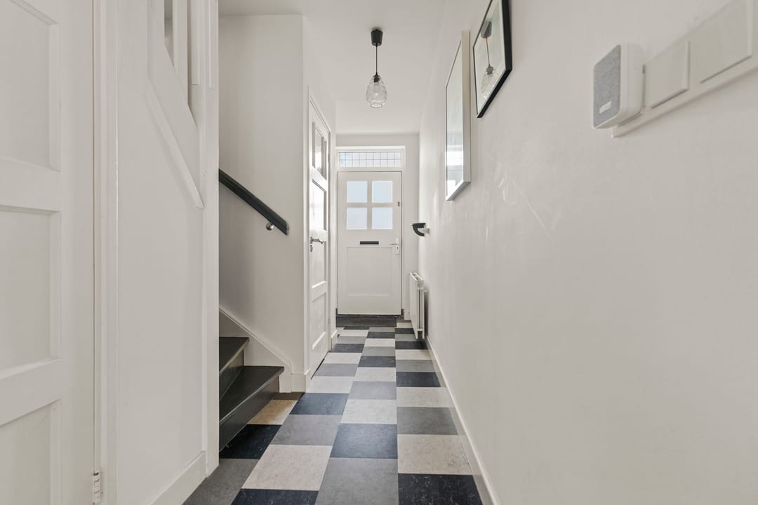 Photo 8 of Biezenstraat 31