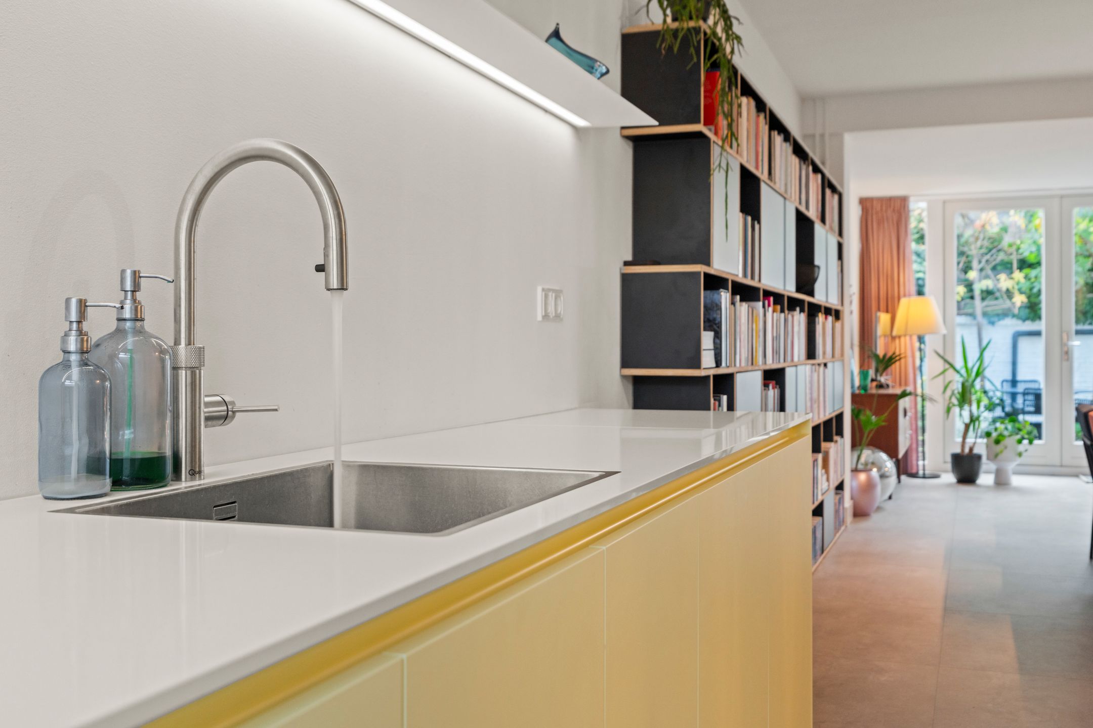 Photo 21 of Biezenstraat 31