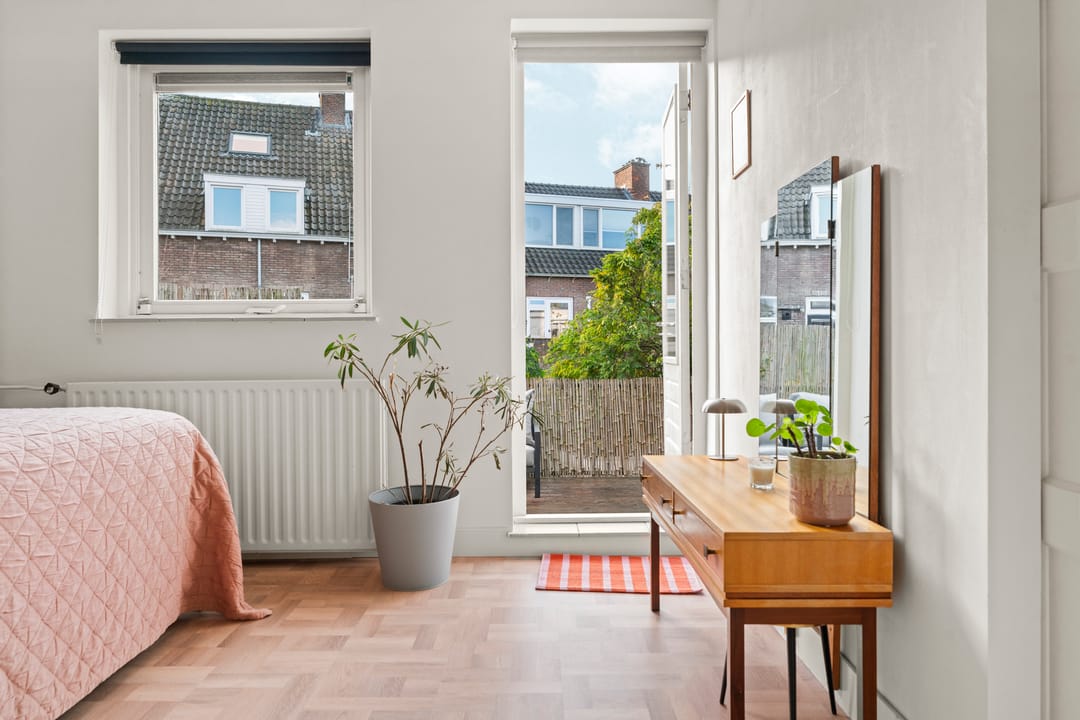 Photo 26 of Biezenstraat 31