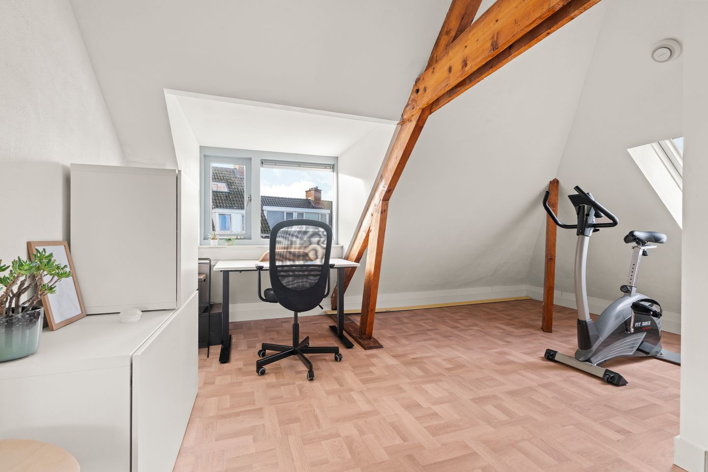 Photo 40 of Biezenstraat 31