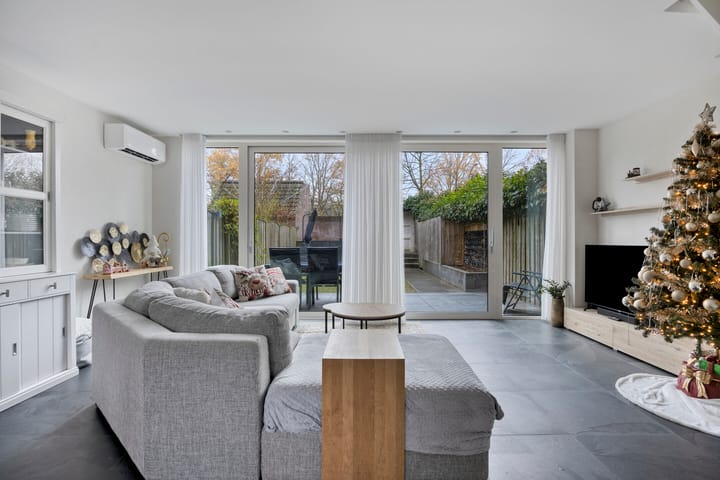 Photo 12 of Stoelenmatter 64