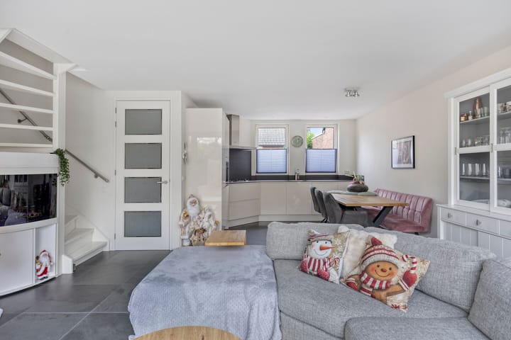 Photo 14 of Stoelenmatter 64