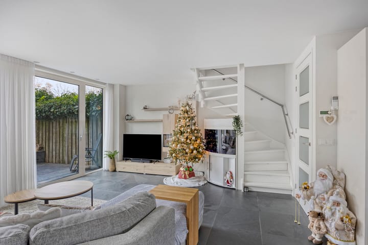 Photo 15 of Stoelenmatter 64