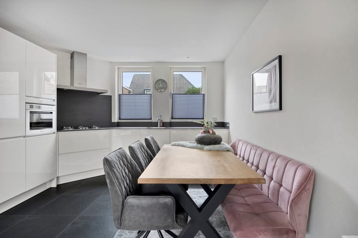 Photo 20 of Stoelenmatter 64