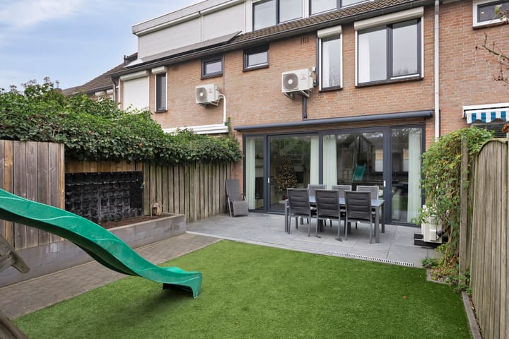 Photo 43 of Stoelenmatter 64