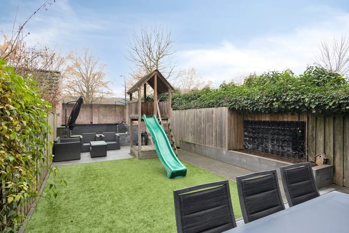 Photo 48 of Stoelenmatter 64