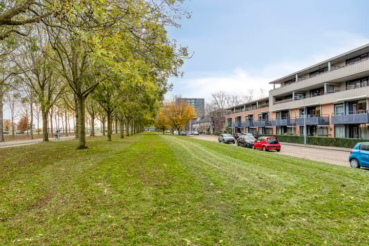 Foto 32 van Henriëtte Roland Holstlaan 75