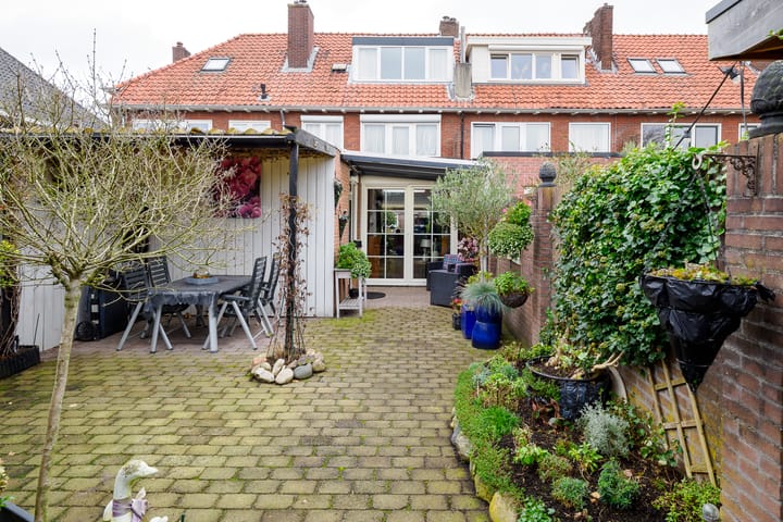 Photo 42 of Mr. P.J. Troelstrastraat 20