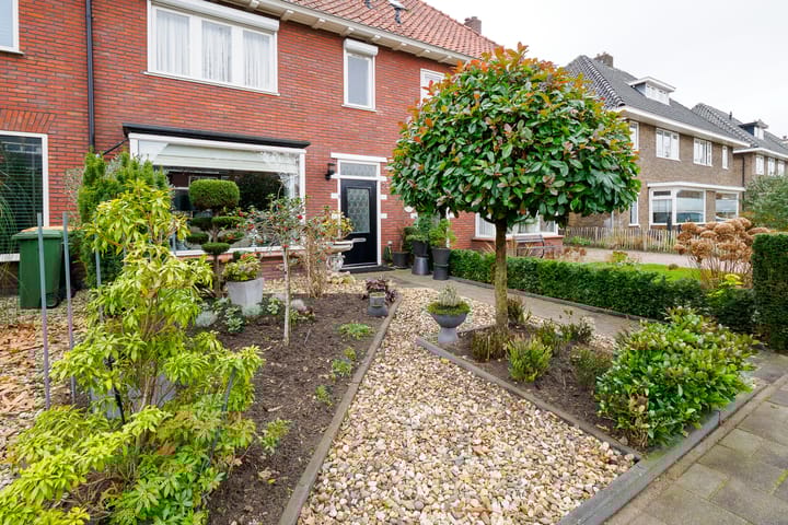 Photo 44 of Mr. P.J. Troelstrastraat 20