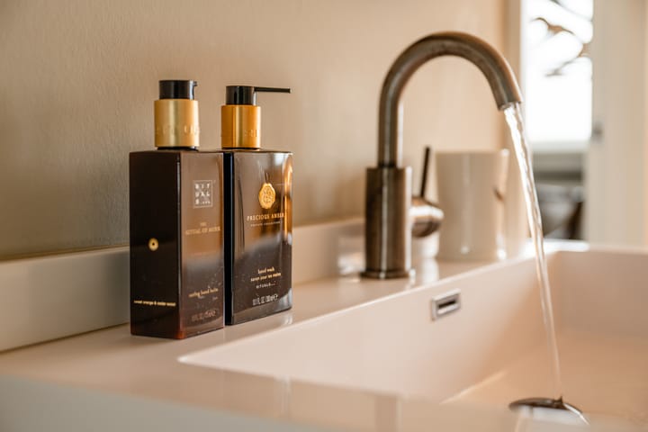 Photo 36 of Voorstraat 25