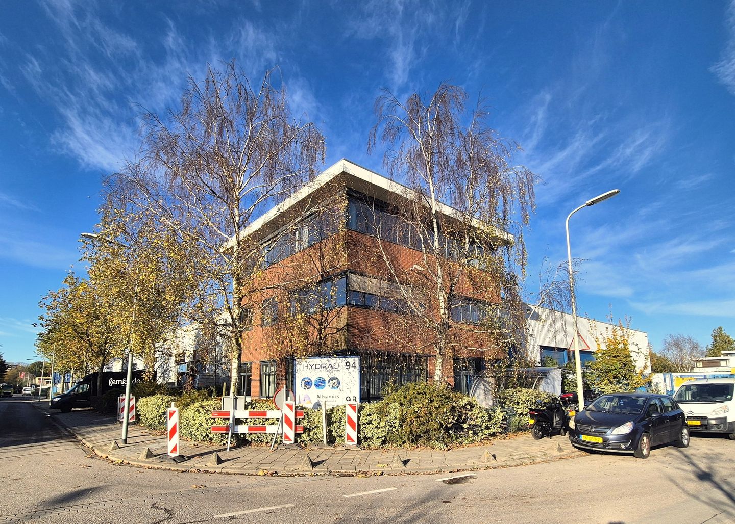 View photo 3 of Waterpas 98