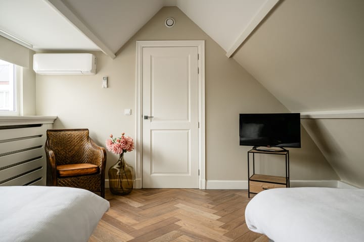 Photo 38 of Voorstraat 25