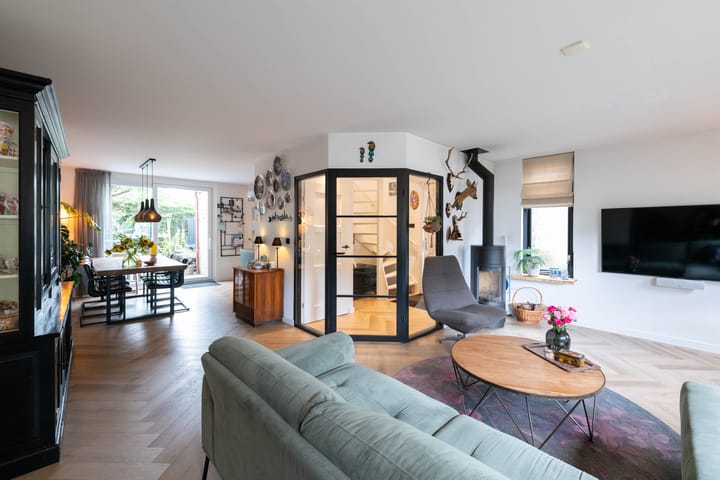 Foto 4 van Debussystraat 35