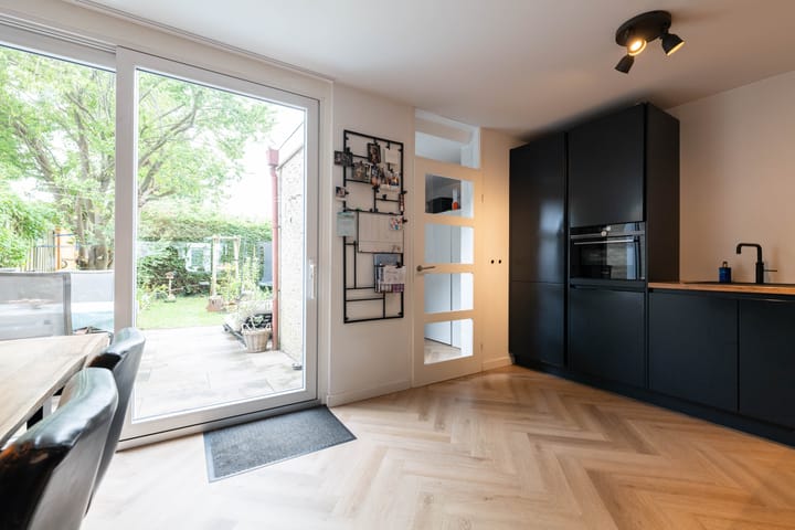 Foto 11 van Debussystraat 35