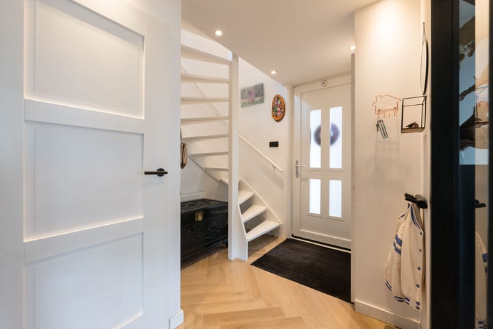 Foto 14 van Debussystraat 35