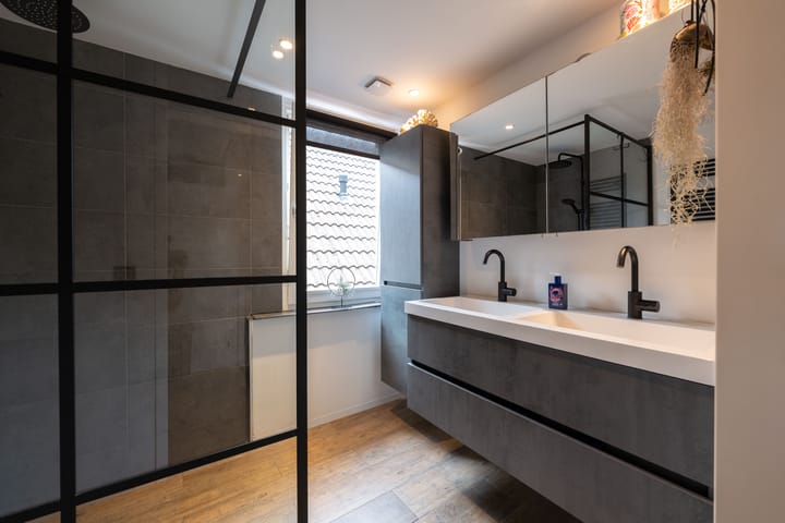 Foto 17 van Debussystraat 35