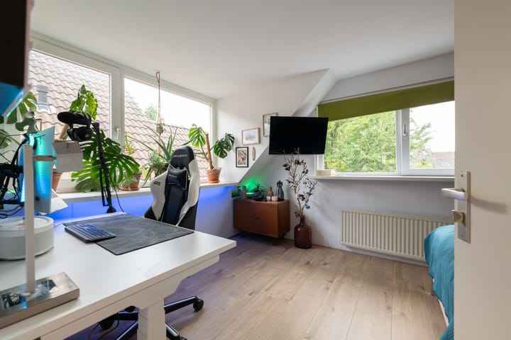 Foto 19 van Debussystraat 35