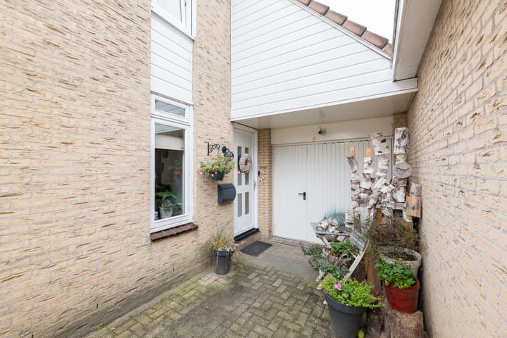 Foto 27 van Debussystraat 35