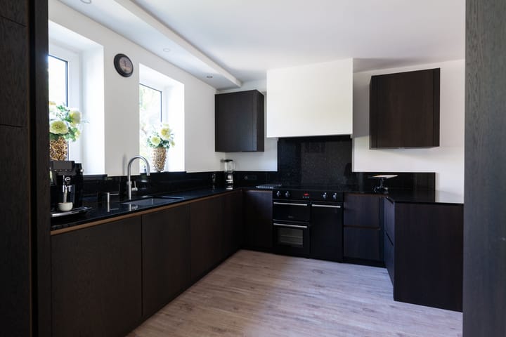 Photo 4 of Helmstraat 1-B