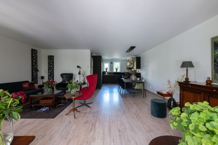 Photo 5 of Helmstraat 1-B