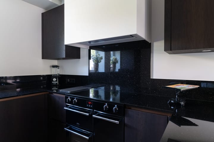 Photo 12 of Helmstraat 1-B