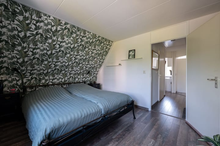 Photo 20 of Helmstraat 1-B