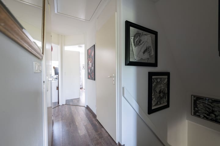 Photo 22 of Helmstraat 1-B