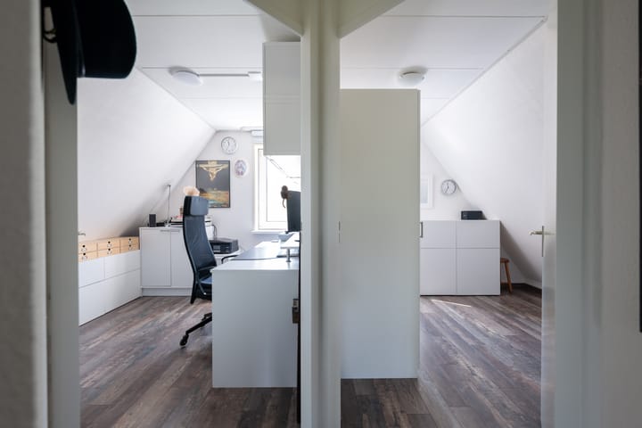 Photo 23 of Helmstraat 1-B