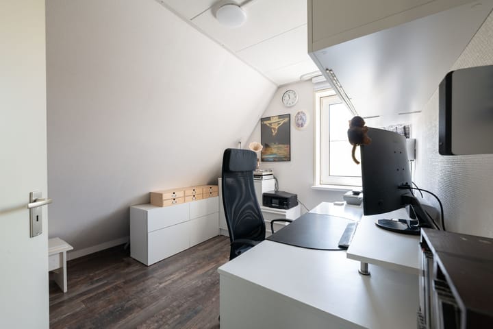 Photo 24 of Helmstraat 1-B