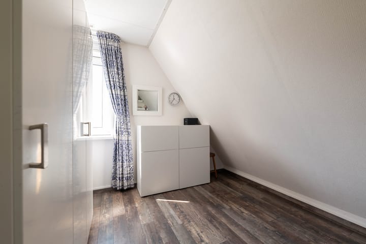 Photo 26 of Helmstraat 1-B