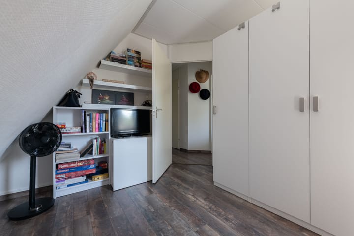 Photo 27 of Helmstraat 1-B