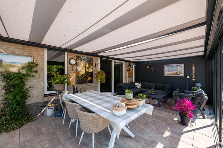 Photo 29 of Helmstraat 1-B