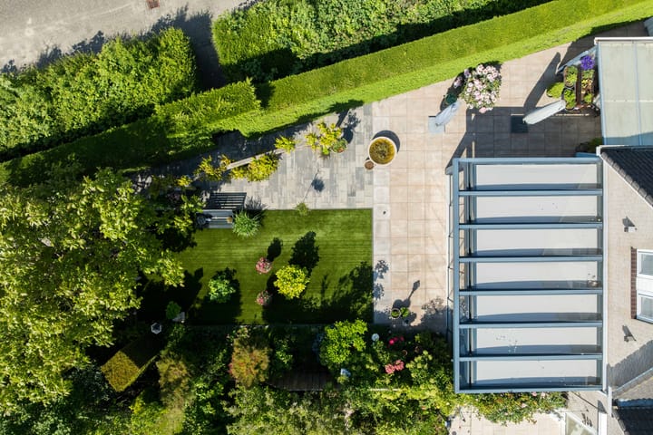 Photo 37 of Helmstraat 1-B