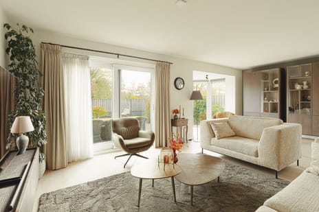 Adriana van Roonhof 45 tertiary image