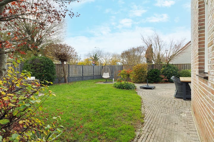 Foto 42 van Adriana van Roonhof 45