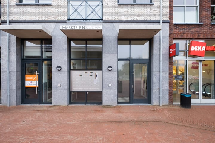 Photo 4 of Marktplein 10-08