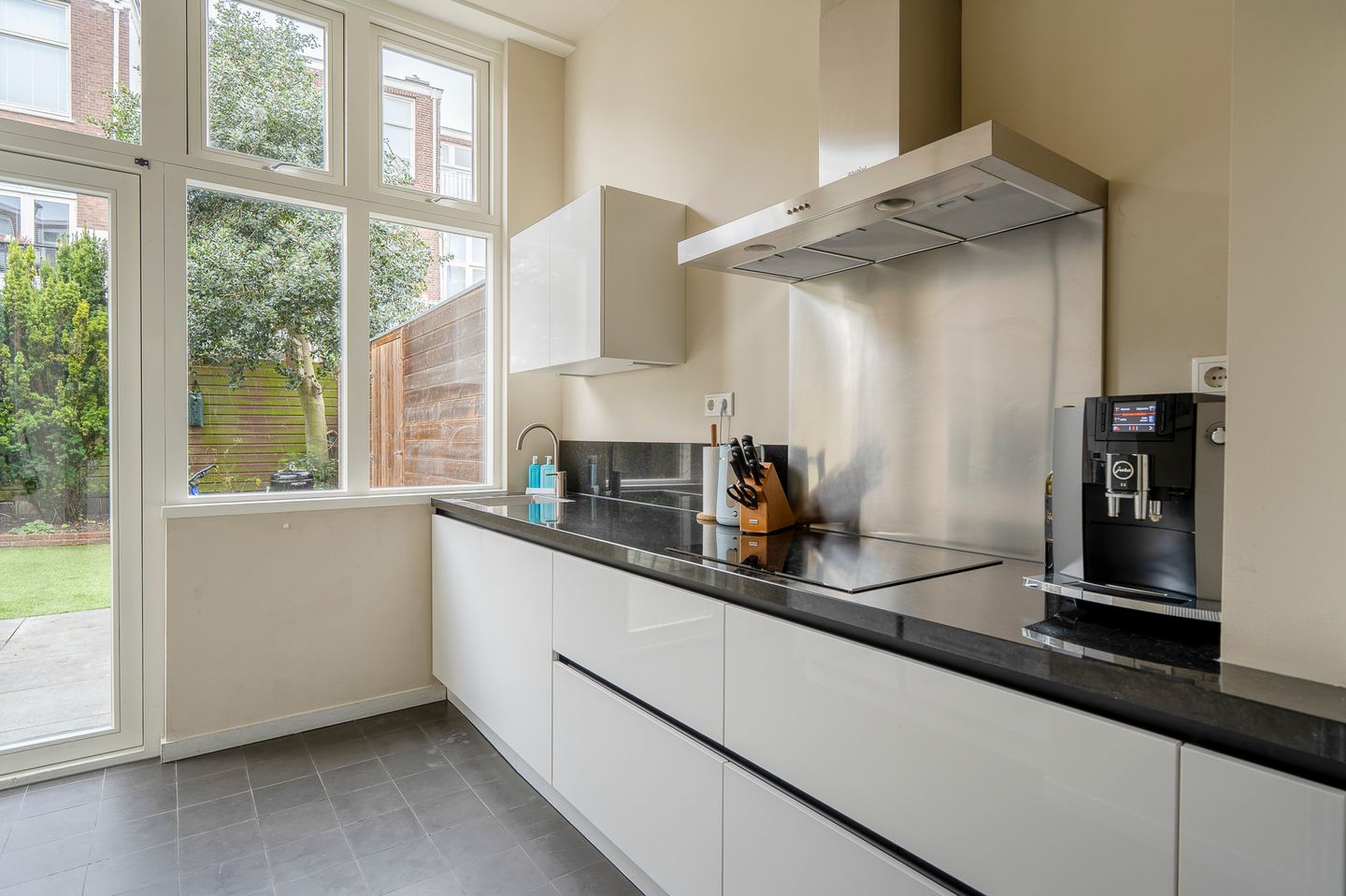 Foto 19 van Van Beverningkstraat 107-A